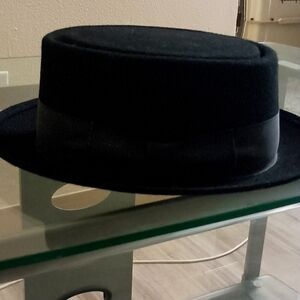 Short top hat